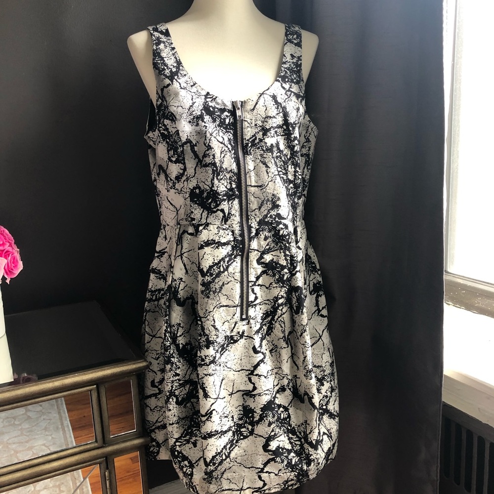 H&M Front  Zipper Closure Dress